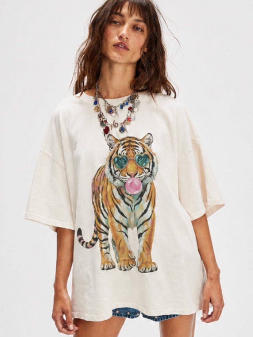 BOUTIQUE BUBBLE GUM TIGER OVERSIZED TEE